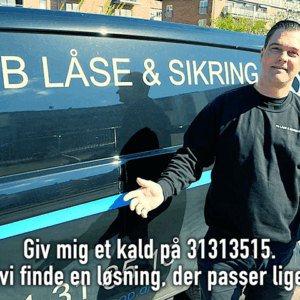 Fra nøgler til kodesystemer: Autoriserede låsesmedes rolle i moderne sikkerhed